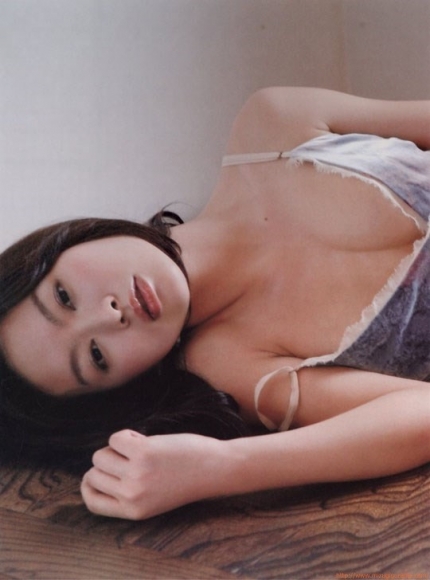 Sayaka Yoshino 23 years old gravure swimsuit055