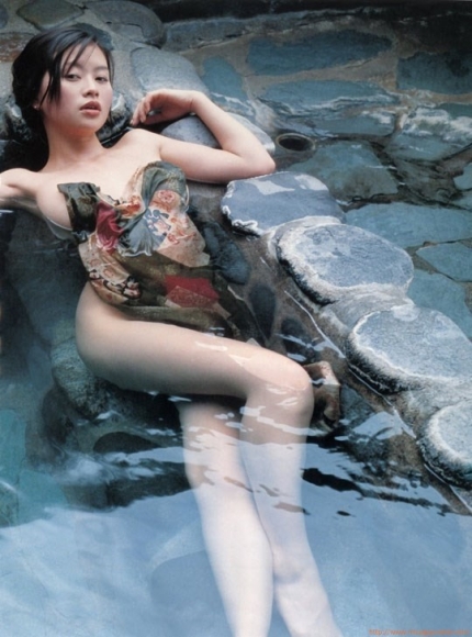 Sayaka Yoshino 23 years old gravure swimsuit081