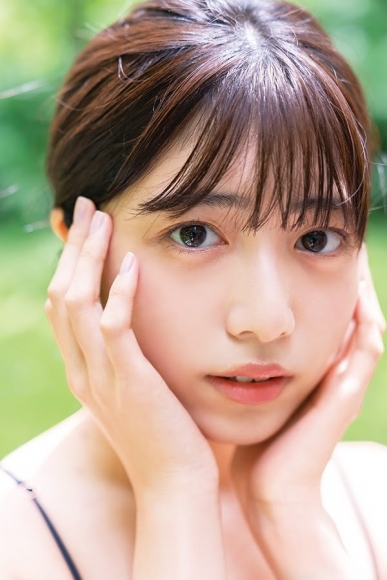 Yoshida Risakura 18yearold beautiful girl who wants to become the most adult this summer 2020001