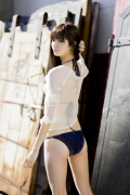 Yua Shinkawa who cant take her eyes off nowis wearing her last swimsuit at the age of 18049