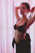 Actress and model Kiko Mizuharas constricted swimsuit gravure008