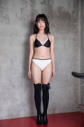 Satina Kashiwagi bikini picture black swimsuit bra white bathing suit pants001