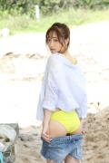 Wada Hitomi yellow swimsuit yellow bikini002