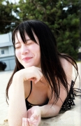 Popular voice actor Marei Uchida in a swimsuit in Okinawa025