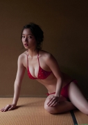 Sexy swimsuit gravure of Riho Yoshioka030