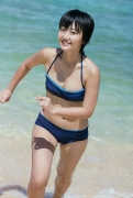 A 17yearold high school student bursts into an autumn bikini! Ai Hitomi Arai Gravure Swimsuit Images130