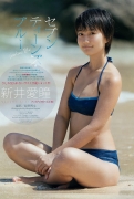 A 17yearold high school student bursts into an autumn bikini! Ai Hitomi Arai Gravure Swimsuit Images134