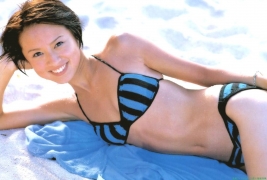 Ami Suzukis swimsuit gravure016