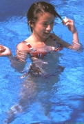 Ami Suzukis swimsuit gravure020
