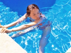 Ami Suzukis swimsuit gravure022