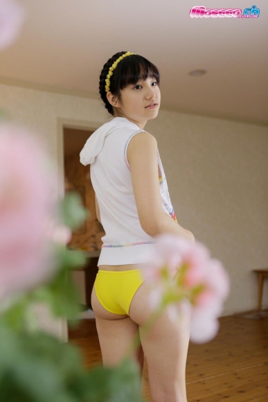 Maisa Saotome Yellow Bikini Swimsuit Images004