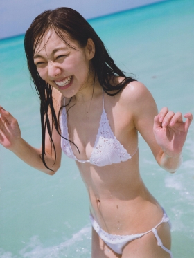 Akari Suda gravure swimsuit image036