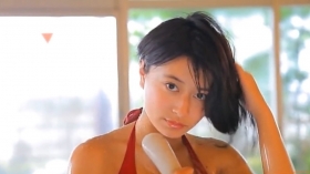 Iku Goto bathing in red bikini in Onsen Gravure027
