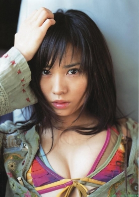 Swimsuit images of actress Yui Ichikawa b043