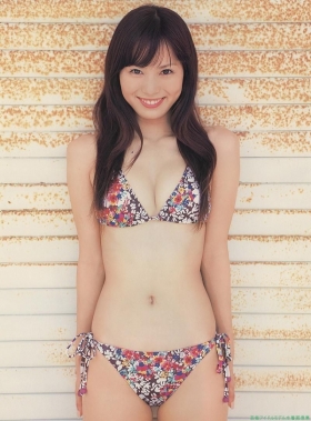 Swimsuit images of actress Yui Ichikawa b054