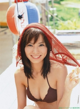 Swimsuit images of actress Yui Ichikawa b067
