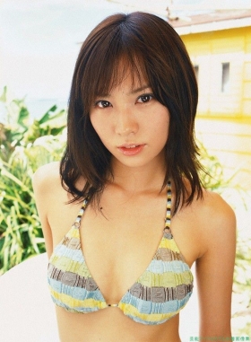 Swimsuit images of actress Yui Ichikawa b071