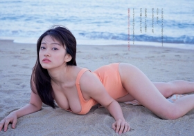 Fcups that look like theyre about to popMari Yamachi gravure swimsuit images010
