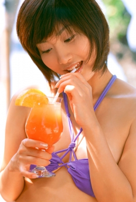 Mai Harada Gravure Swimsuit ImagesShowing off her bountiful Ecup breasts her body is toodistracting to look at003