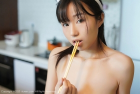 Yuka Kurai Cosplay Swimsuit-Style CostumeMaking Meals for Exposed Maids004