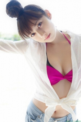 61 pictures of Yumi Kobayashi in a swimsuit she is also a fashion model042