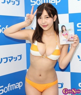 Yuriko Ishihara at the launch event for her debut DVD ”Yuririn018