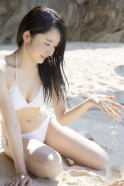 Chisaki Morito Gravure Swimsuit ImagesThe moment whenshe goes from 16 to 17 years old Morning Musume033