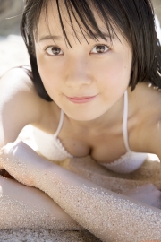 Chisaki Morito Gravure Swimsuit ImagesThe moment whenshe goes from 16 to 17 years old Morning Musume061