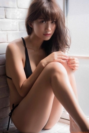 Yuka Ogura gravure swimsuit images lingerie at the end of the beehive complete preservation edition037