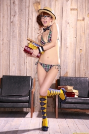 Maomi Yuuki Gravure Swimsuit ImagesIntelligent grads in their prime in bikini010