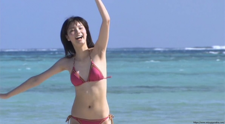 Yua Shinkawa Swimsuit Gravure Running on the beach in bikini 006