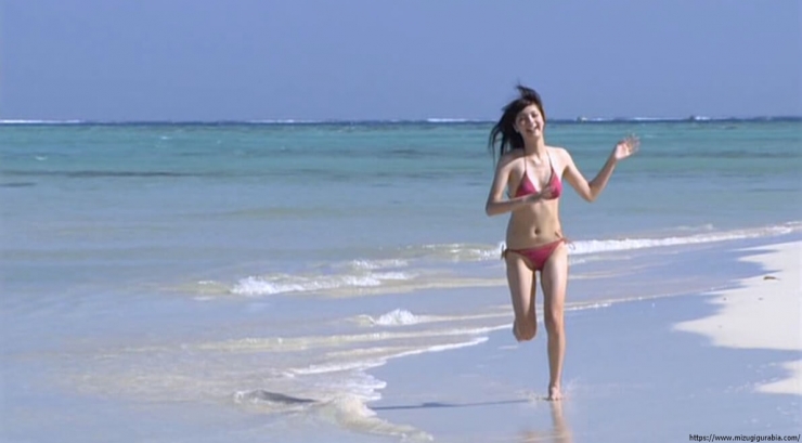 Yua Shinkawa Swimsuit Gravure Running on the beach in bikini 010