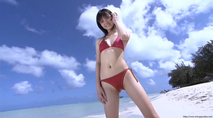 Yua Shinkawa Swimsuit Gravure Running on the beach in bikini 037