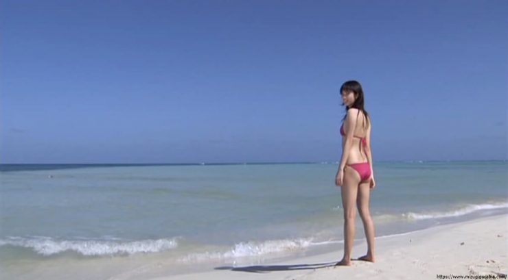 Yua Shinkawa Swimsuit Gravure Running on the beach in bikini 032