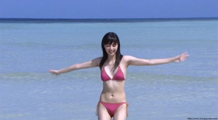 Yua Shinkawa Swimsuit Gravure Running on the beach in bikini 069