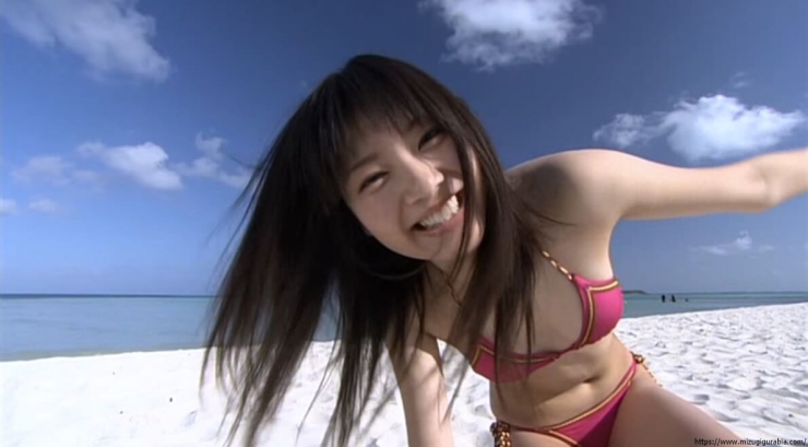 Yua Shinkawa Swimsuit Gravure Running on the beach in bikini 075