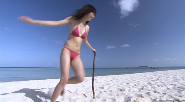 Yua Shinkawa Swimsuit Gravure Running on the beach in bikini 082