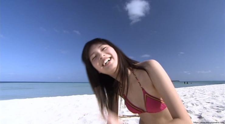 Yua Shinkawa Swimsuit Gravure Running on the beach in bikini 086