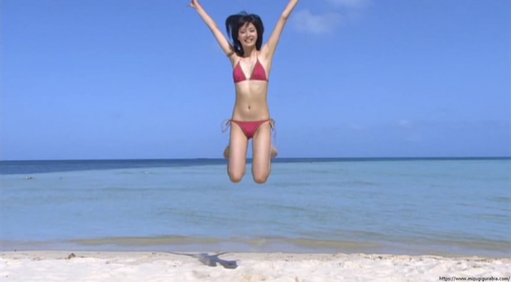 Yua Shinkawa Swimsuit Gravure Running on the beach in bikini 089