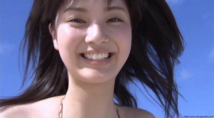 Yua Shinkawa Swimsuit Gravure Running on the beach in bikini 095