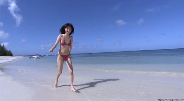 Yua Shinkawa Swimsuit Gravure Running on the beach in bikini 093