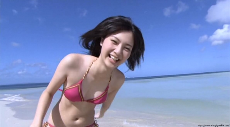 Yua Shinkawa Swimsuit Gravure Running on the beach in bikini 105