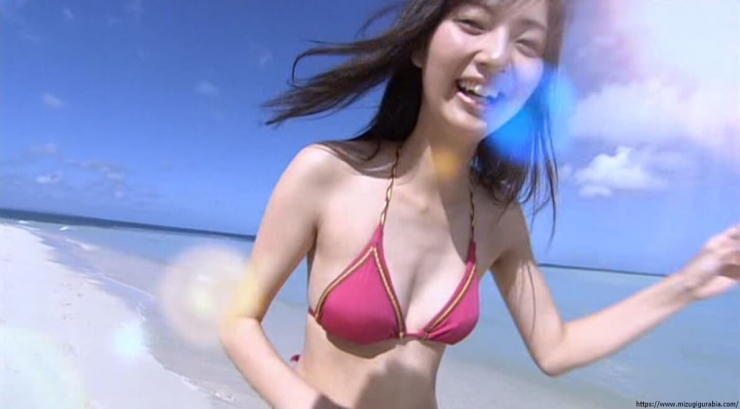 Yua Shinkawa Swimsuit Gravure Running on the beach in bikini 112