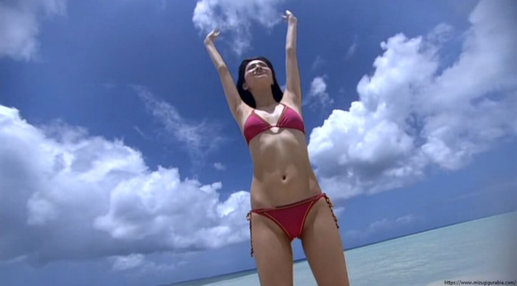 Yua Shinkawa Swimsuit Gravure Running on the beach in bikini 118