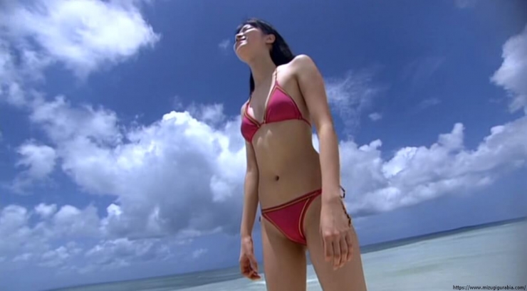 Yua Shinkawa Swimsuit Gravure Running on the beach in bikini 115