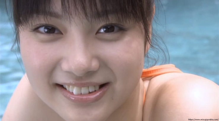 Yua Shinkawa Pool Orange Bikini058