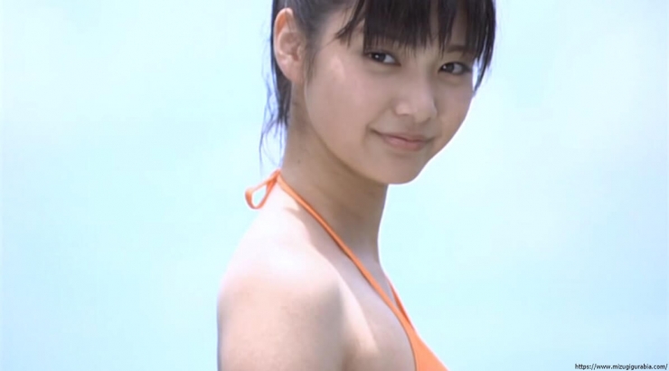 Yua Shinkawa Pool Orange Bikini099