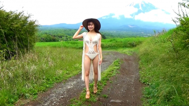 Nagisa Hayakawa, swimsuit gravure in the great outdoors02
