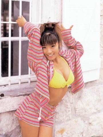 Hiroko Anzai in a vivid swimsuit in her prime22