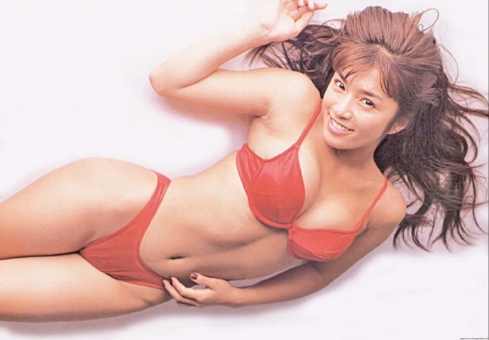 Hiroko Anzai in a vivid swimsuit in her prime29